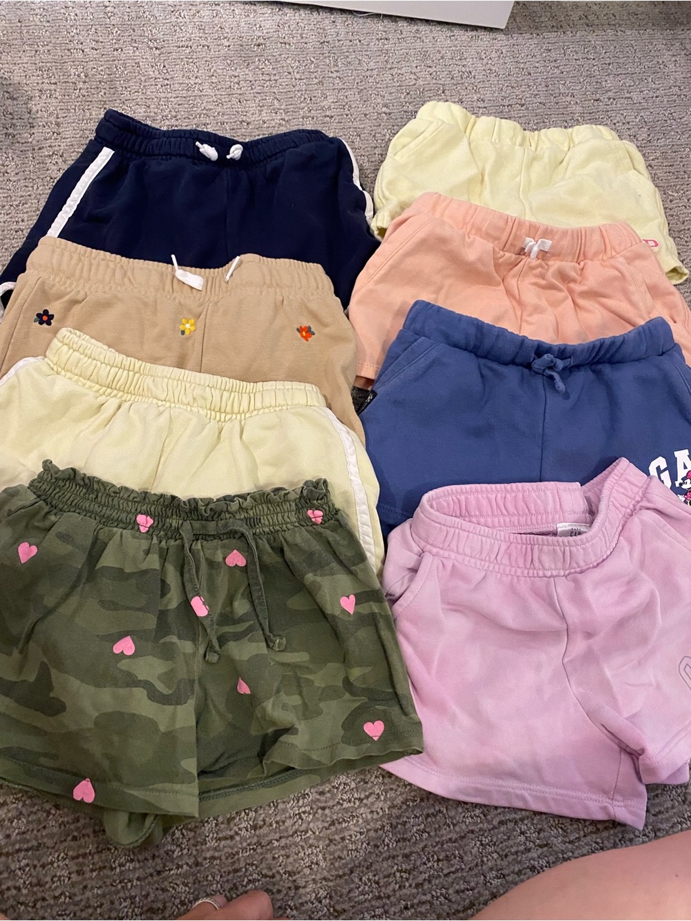 Gap Kids girls Elastic Waist Shorts - Assorted Colors size small (6-7)